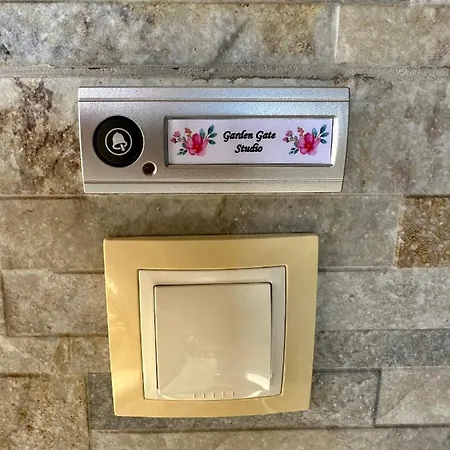 Garden Gate Apartment