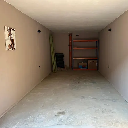 Apartment Garden Gate *